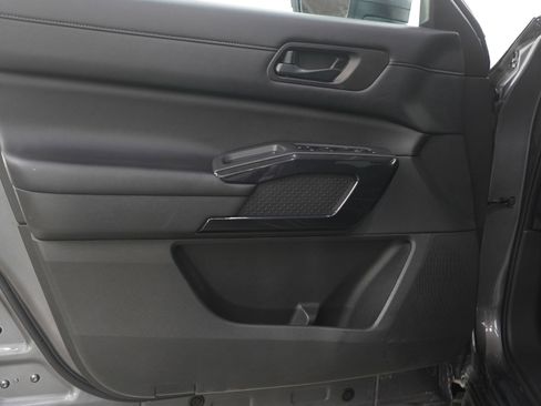 Used 2023 Nissan Pathfinder SV w/ Black Appearance Package AWD/4WD image 20