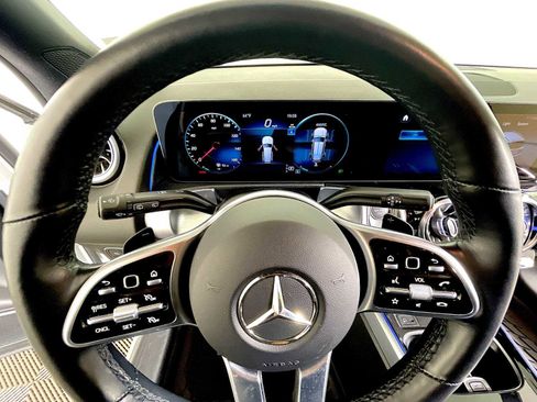 Used 2023 Mercedes-Benz GLB 250 4MATIC image 13