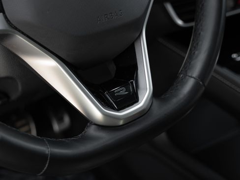 Used 2024 Volkswagen Atlas Cross Sport SEL R-Line AWD/4WD image 12