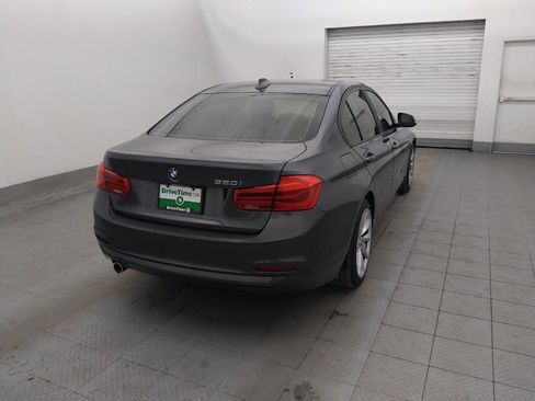 Used 2018 BMW 320i Sedan RWD image 9