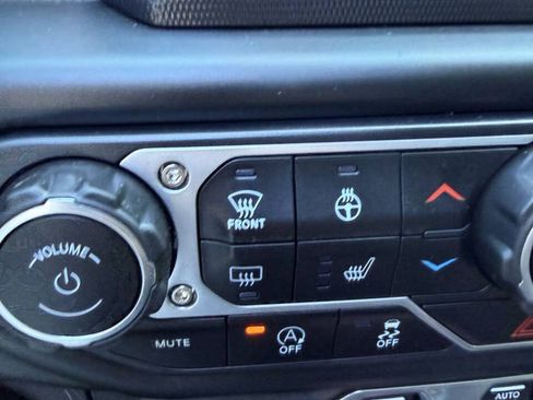 Used 2018 Jeep Wrangler Unlimited Sport S AWD/4WD image 12