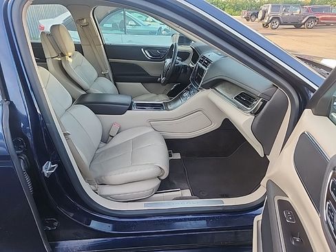 Used 2017 Lincoln Continental Reserve w/ Climate Package image 8