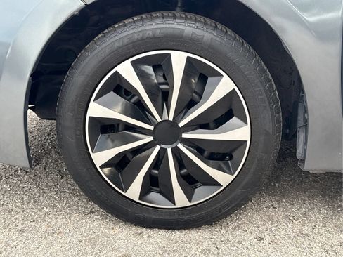 Used 2017 Toyota Corolla L FWD image 10