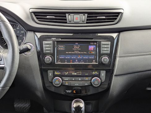 Used 2020 Nissan Rogue SL image 18