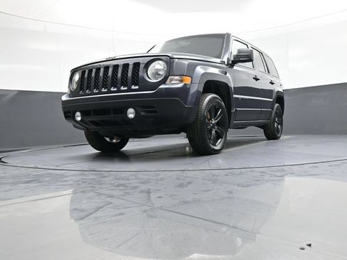 Used 2015 Jeep Patriot Sport w/ Power Value Group FWD image 25