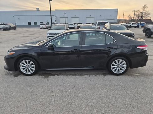 Used 2019 Toyota Camry LE image 7