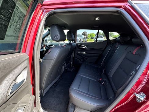 Certified 2024 Chevrolet Trax RS FWD image 24