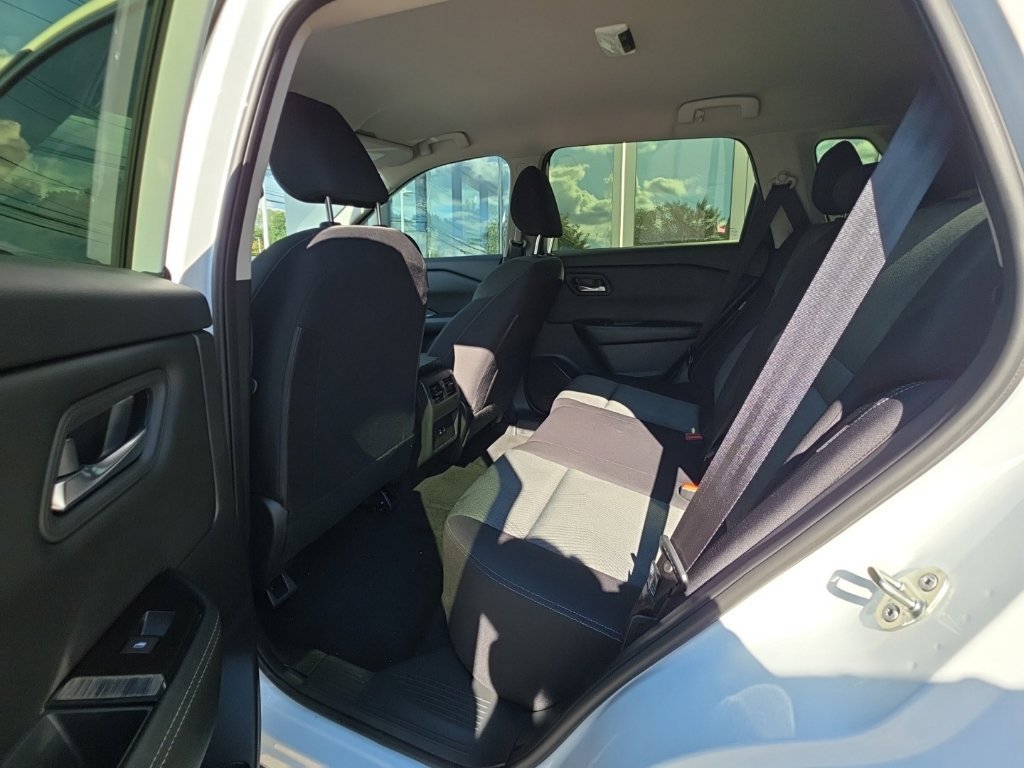 Certified 2026 Nissan Rogue SV AWD/4WD image 11