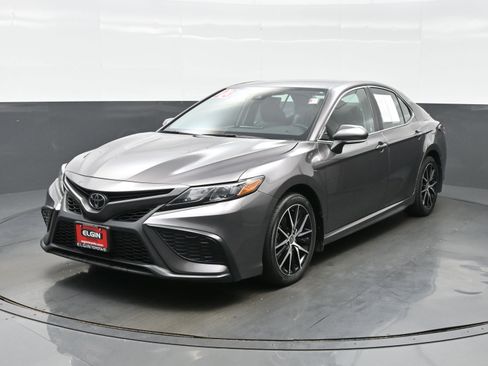 Used 2023 Toyota Camry SE w/ Protection Package (Q2) (TMS) FWD image 2