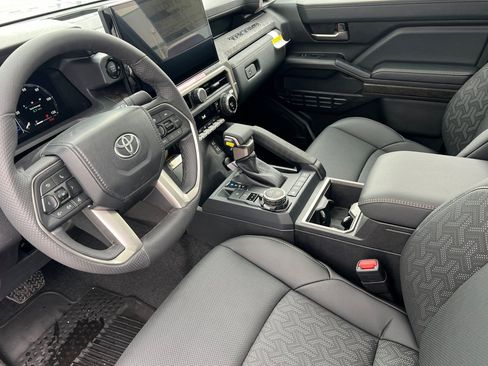 Used 2024 Toyota Tacoma Limited w/ Limited Package (LT) AWD/4WD image 7