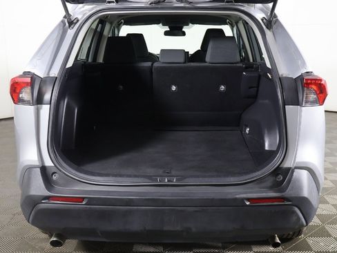 Used 2021 Toyota RAV4 LE image 12