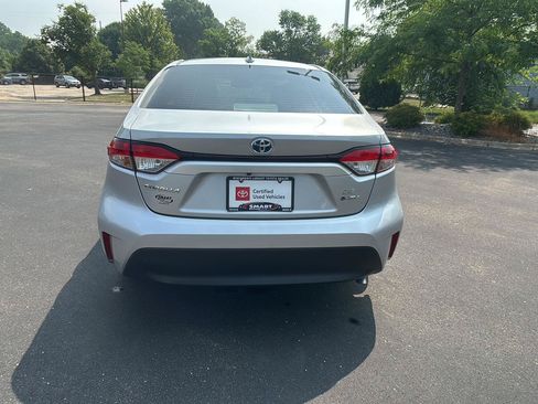 Used 2025 Toyota Corolla LE FWD image 12