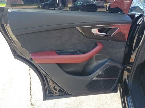 Used 2022 Audi SQ8 Prestige w/ Prestige Package image 19