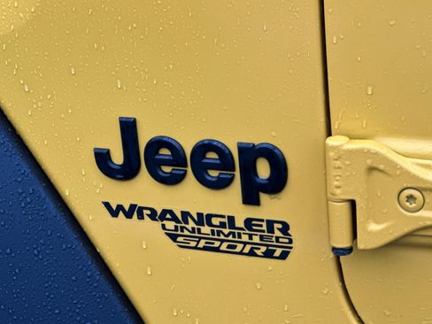 Used 2021 Jeep Wrangler Unlimited Sport image 32