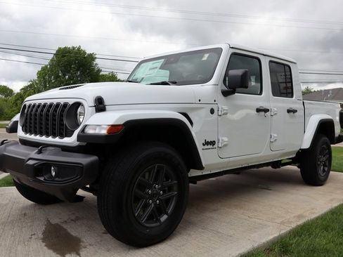 New 2025 Jeep Gladiator Sport image 7