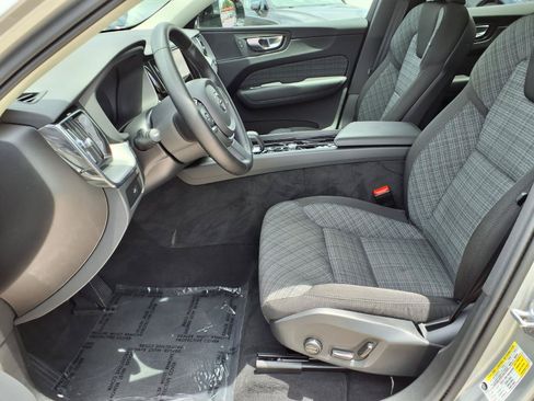 Certified 2024 Volvo XC60 B5 Core AWD/4WD image 20