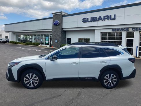 Certified 2025 Subaru Outback Premium AWD/4WD image 4