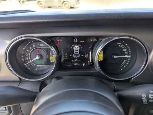 Used 2023 Jeep Wrangler Unlimited AWD/4WD image 24