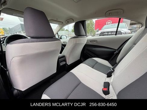 Used 2025 Toyota Corolla LE image 14