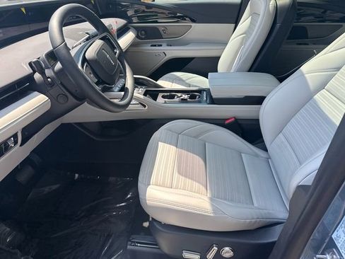 New 2026 Lincoln Nautilus Reserve AWD/4WD image 10