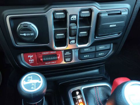 Used 2020 Jeep Gladiator Rubicon image 24