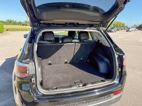 Used 2020 Jeep Compass Latitude FWD image 7