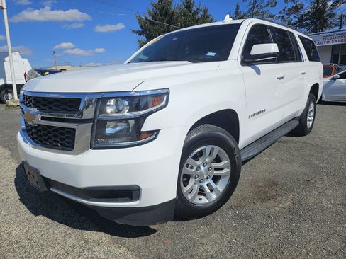 Used 2019 Chevrolet Suburban LT image 1