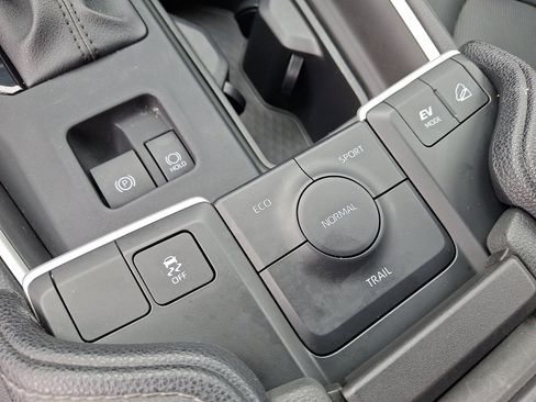 Used 2024 Toyota Grand Highlander XLE image 24