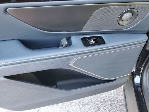 Used 2024 Lincoln Nautilus Reserve w/ Equipment Group 202A image 12