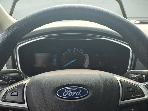 Used 2020 Ford Fusion SE AWD/4WD image 18