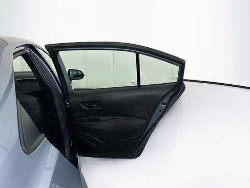 Used 2025 Toyota Corolla LE FWD image 28