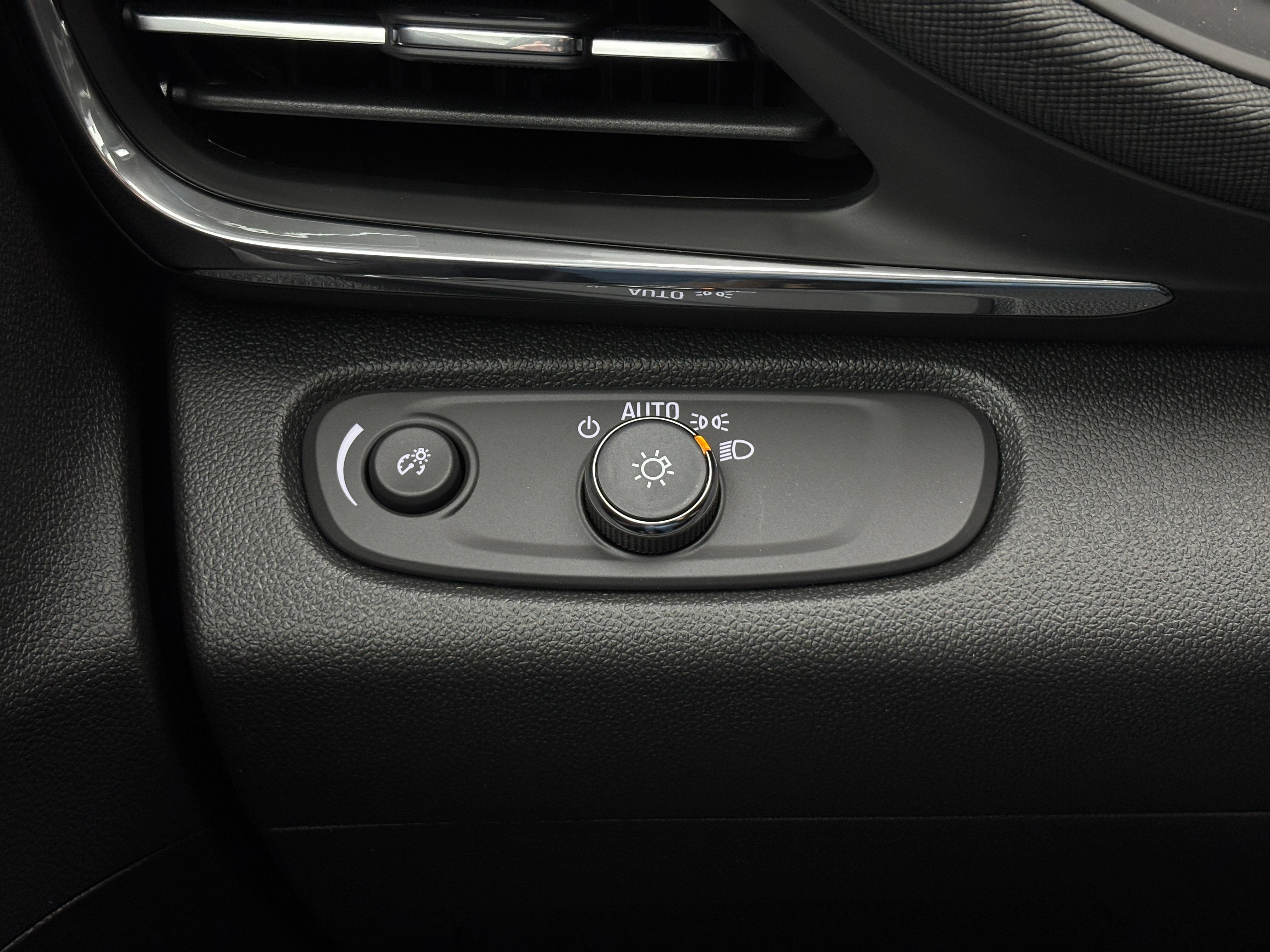 New 2026 Buick Envista Sport Touring w/ Convenience I Package FWD image 21