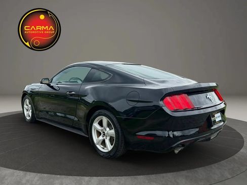 Used 2017 Ford Mustang Coupe RWD image 3