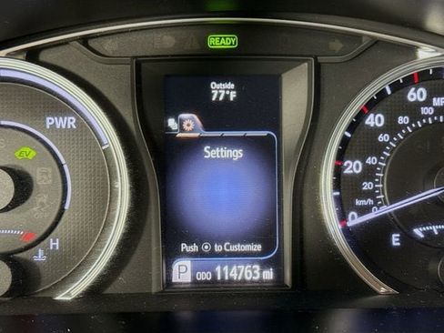 Used 2015 Toyota Camry SE w/ Moonroof Package image 12