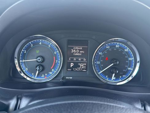 Used 2017 Toyota Corolla LE FWD image 16