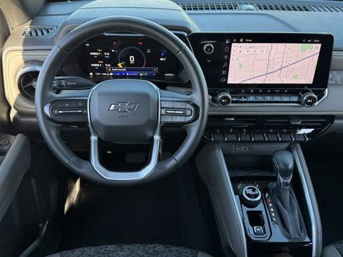 Used 2024 Chevrolet Colorado ZR2 image 12