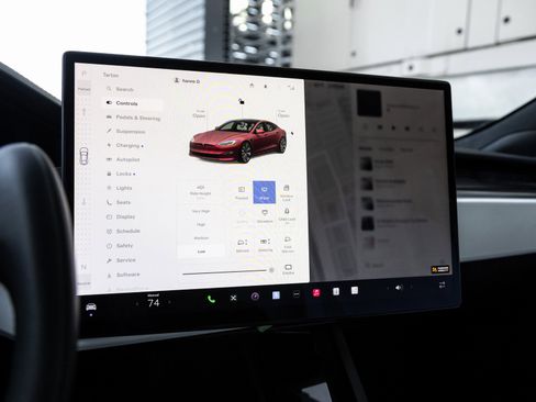 Used 2022 Tesla Model S Plaid image 23