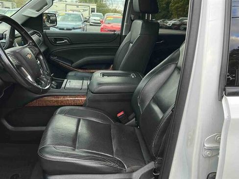 Used 2019 Chevrolet Suburban Premier image 15