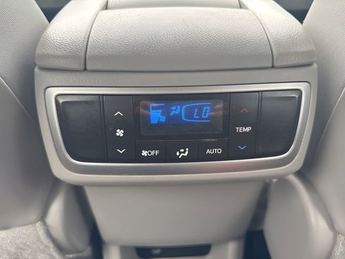 Used 2017 Toyota Highlander XLE FWD image 13