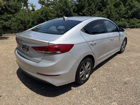 Used 2018 Hyundai Elantra SEL FWD image 3
