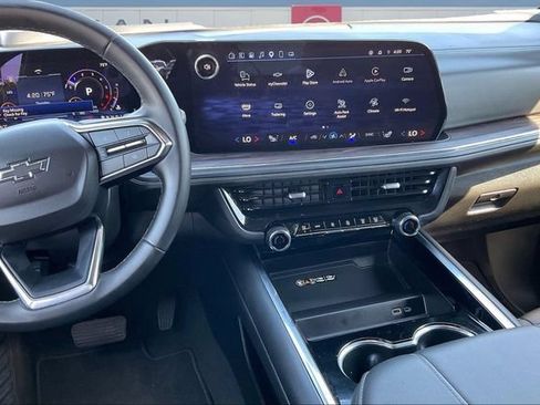 Used 2025 Chevrolet Tahoe Z71 AWD/4WD image 9