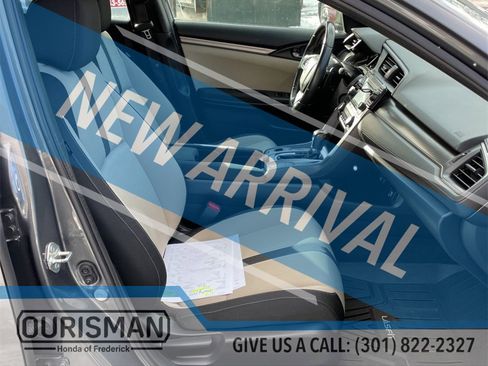 Used 2018 Honda Civic Sport image 12