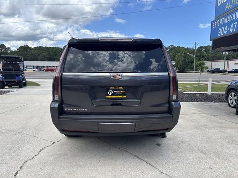 Used 2018 Cadillac Escalade ESV Premium Luxury image 7