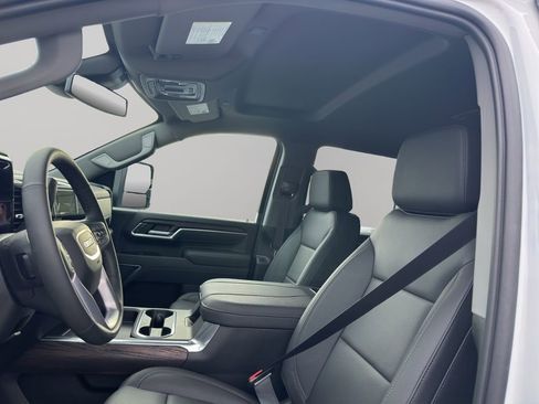 New 2026 GMC Sierra 2500 SLT w/ SLT Convenience Package image 16