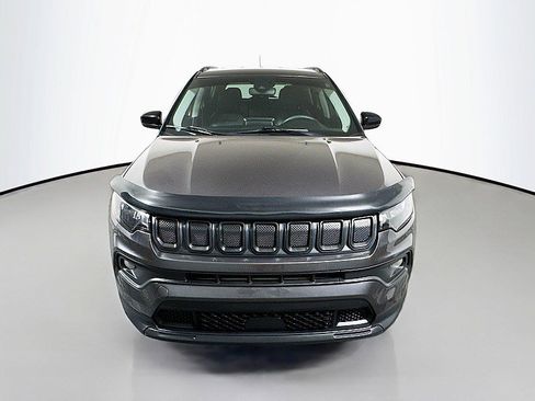 Used 2022 Jeep Compass Latitude image 2