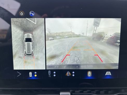 Used 2025 Chevrolet Equinox LT w/ Convenience Package II image 25