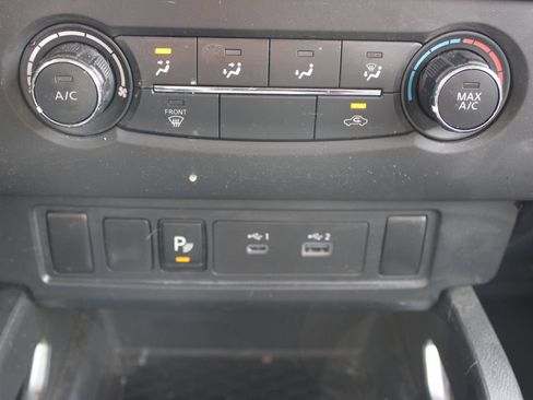Used 2025 Nissan Frontier SV image 26
