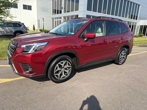 Used 2023 Subaru Forester Premium AWD/4WD image 1