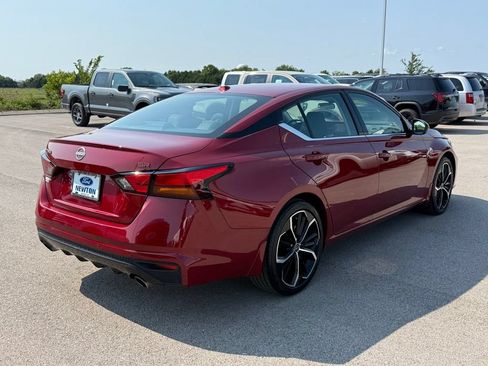 Used 2024 Nissan Altima 2.5 SR w/ SR Premium Package FWD image 34