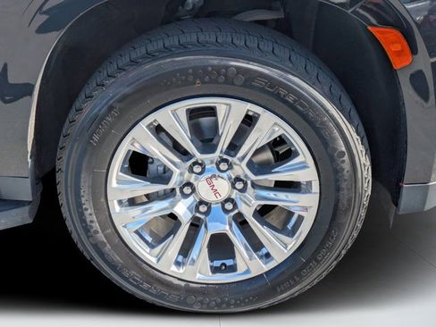 Used 2024 GMC Yukon XL Denali image 9